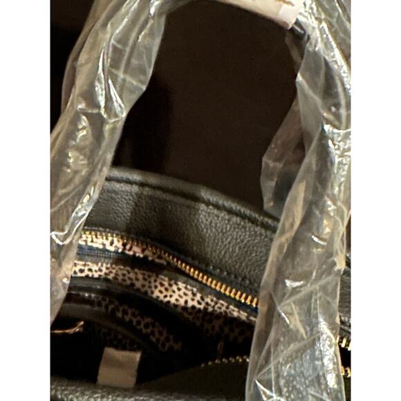 Alyssa Black Faux Leather Satchel Handbag With Lock Detail - Picture 3 of 3